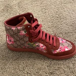 37.5 Gucci high tops worn twice